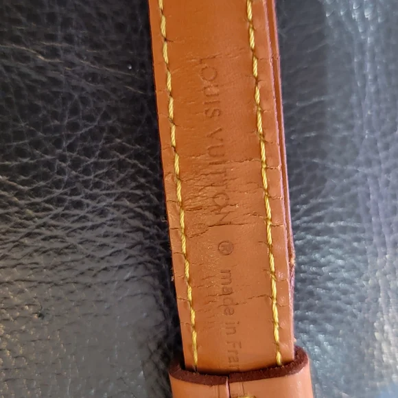 EUC Authentic Louis Vuitton Alma MM Brown Epi w/ extendable Strap - Picture 9 of 16